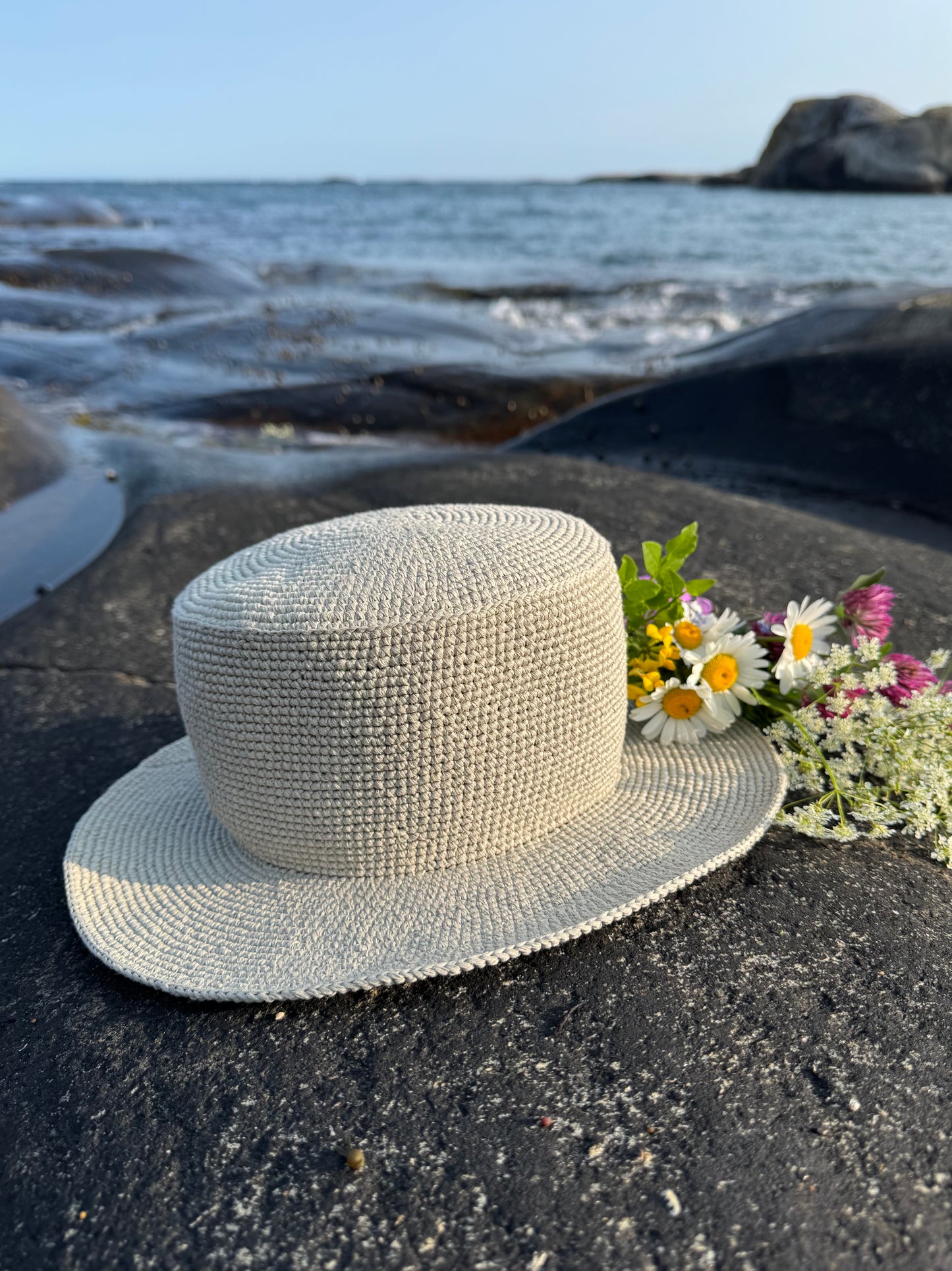 heklet sommerhatt i japansk bomull fra isager garn, oppskrift pdf