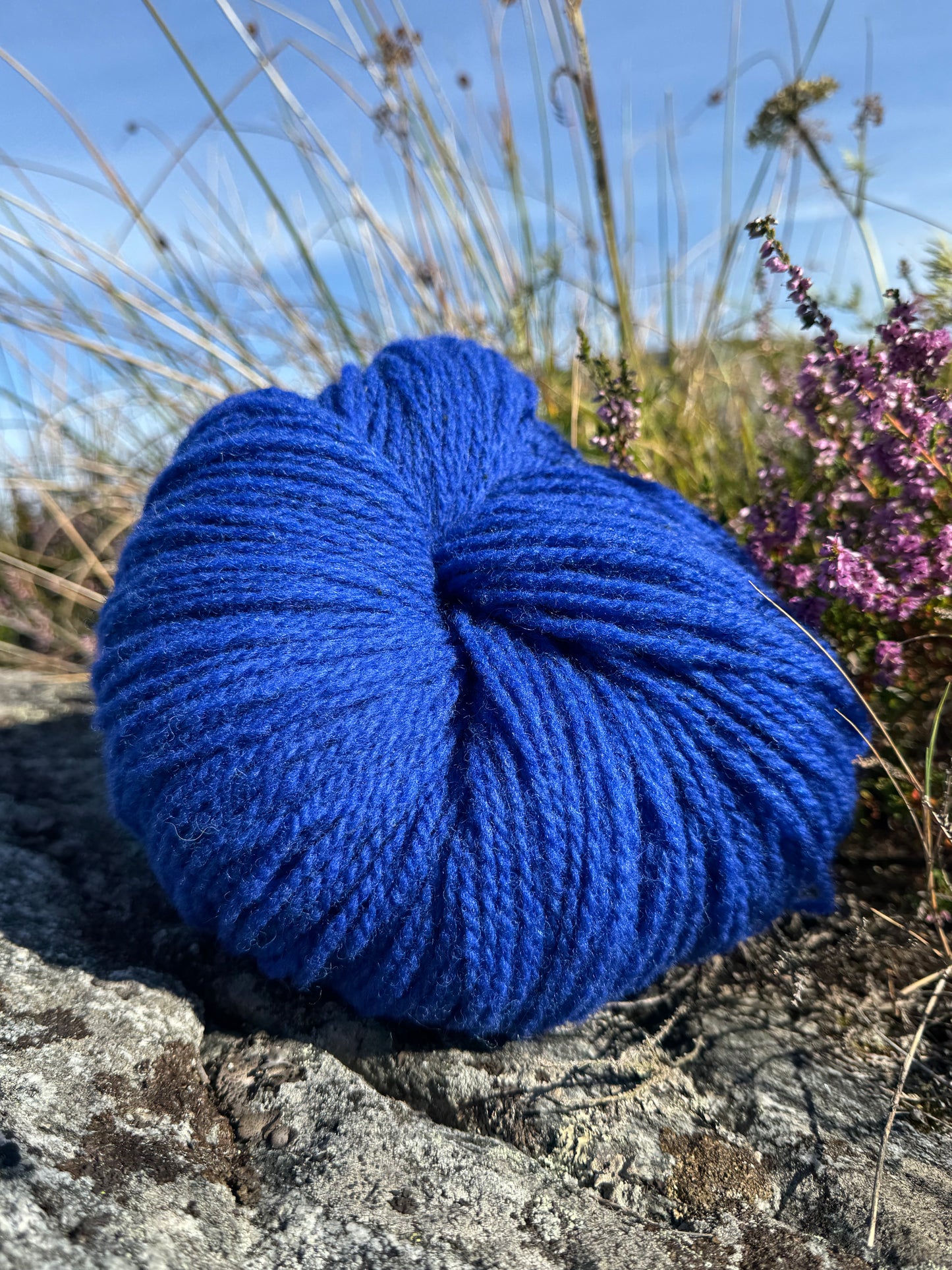 Kongeblå ullgarn 6/2 225g