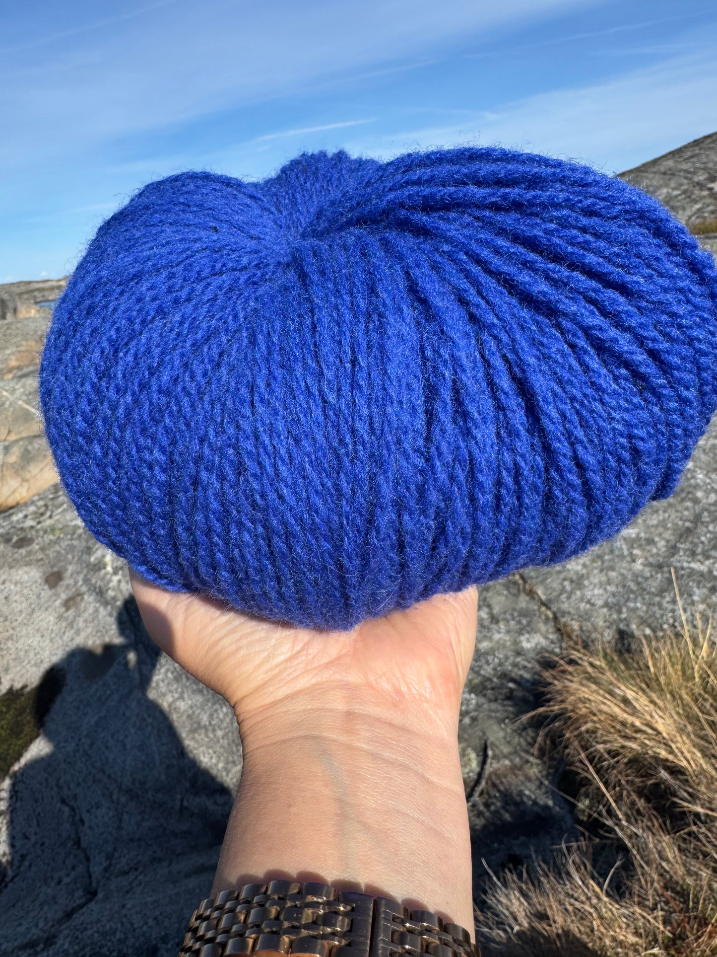 Kongeblå ullgarn 6/2 225g