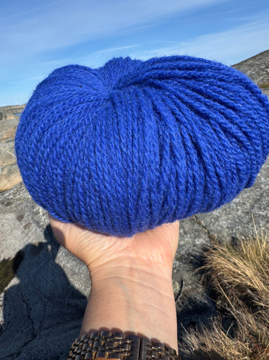 Kongeblå ullgarn 6/2 225g