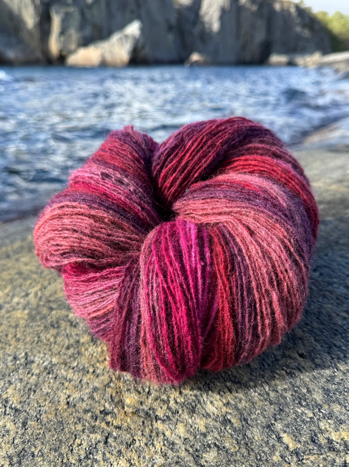 Flerfarget ull rød og rosa