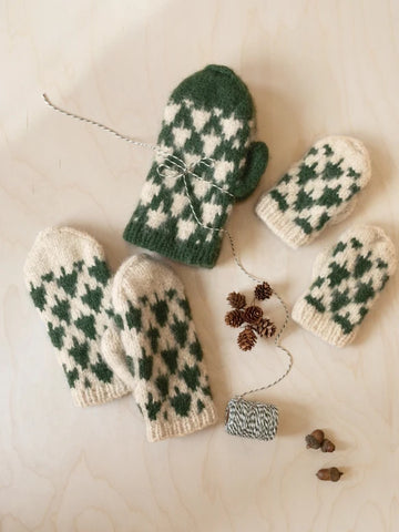 Sandnes garn - Christmas tree mittens - oppskrift