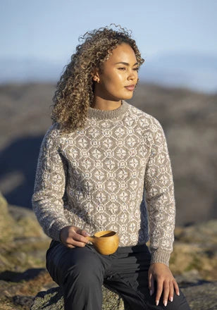 Viking garn 2524, Fjellro i Eco Highland Wool, solglød genser