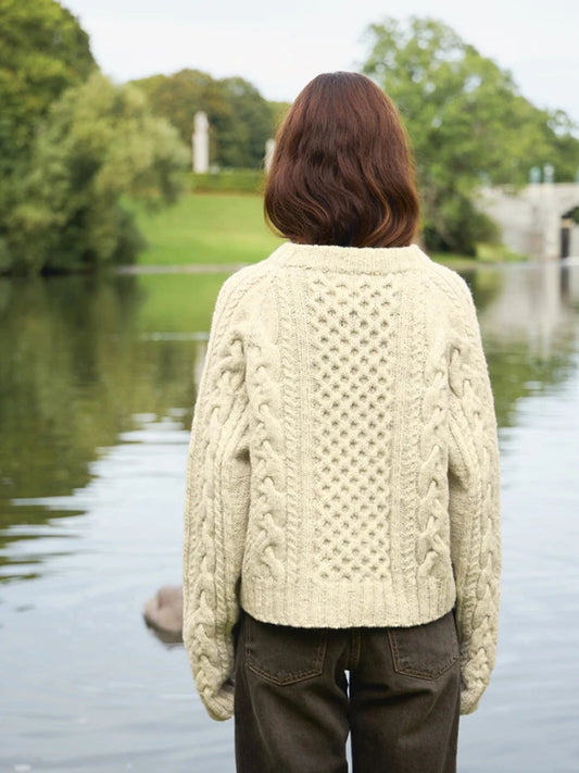Wilbur cable sweater, genser fra baksiden, lettegenser