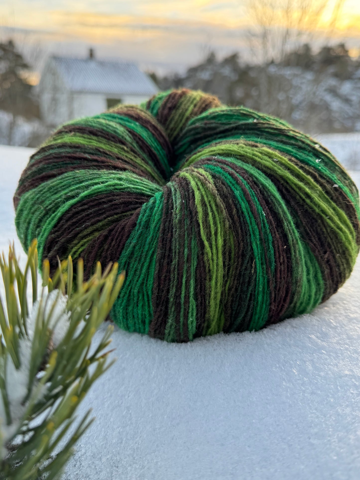 flerfarget ull 6/1, skogsfarger, forest, grønn-brun