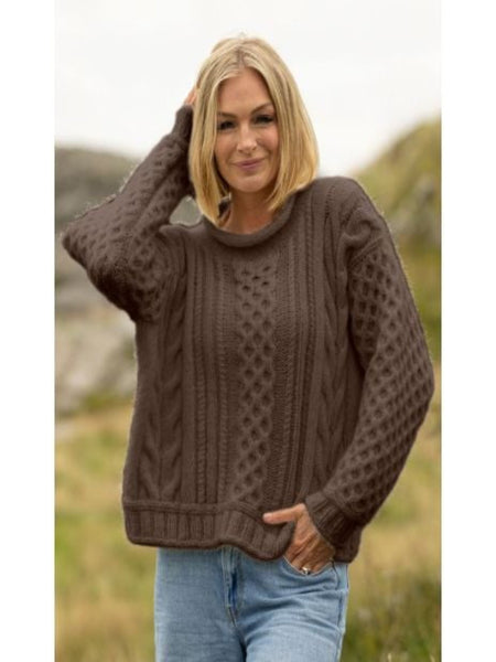 Kathrine Sørland iJærbu genser, strikket i alpaca bris, farge brun