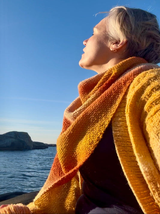 trekant sjal i perlenmønster, strikket i flerfarget ull, oppskrift pdf