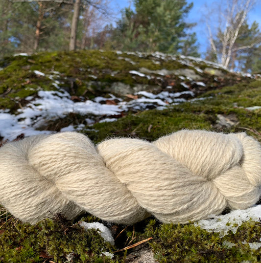 Ullgarn 6/2 naturlig hvit