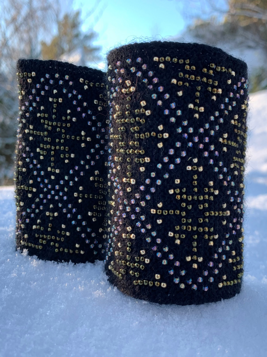 mansjetter, latviske votter, sola, latviske ornamenter